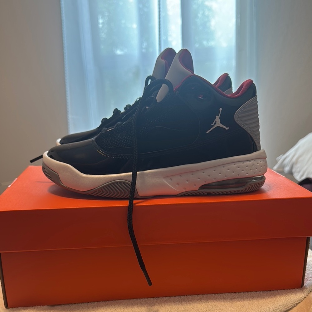 Nike Jordan Max Aura 2 | Black and Red Mid-Top Sneakers